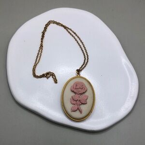 Vintage Mother’s Day 1979  Porcelain Rose Pendant Necklace 12k Gold Fill GF